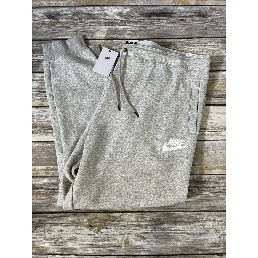 Nike Women's Plus Sportswear Essential Fleece Pantsโ Joggers 3X Gray
